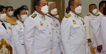 พิธีวางพวงมาลา (ช่วงเย็น) เนื่องในวันสวรรคตพระบาทสมเด็จพระบรมชนกาธิเบศร มหาภูมิพลอดุลยเดชมหาราช บรมนาถบพิตร