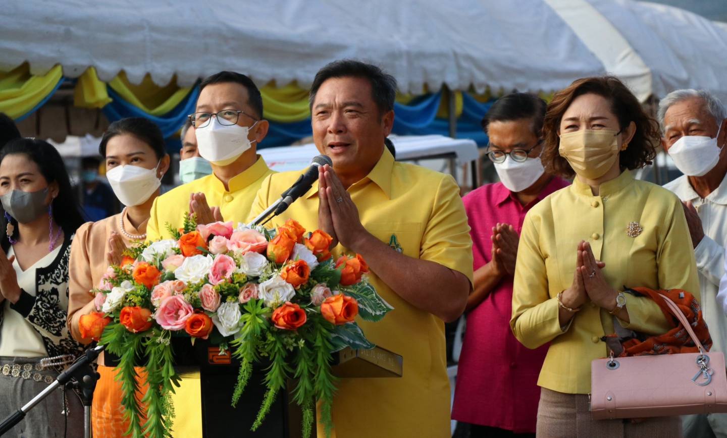 พิธีทำบุญตักบาตรเนื่องในโอกาสวันขึ้นปีใหม่วิถีพุทธ ประจำปี 2566