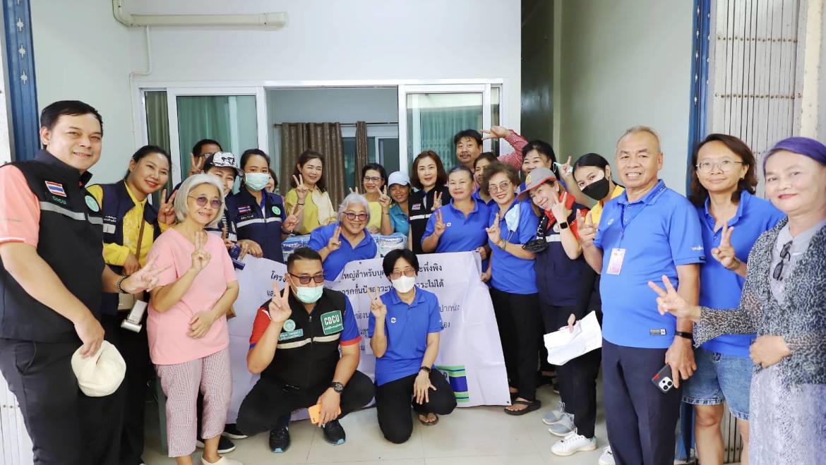 มอบผ้าอ้อมสำเร็จรูป และแผ่นรองซับ ให้กับผู้มีภาวะพึ่งพิงในชุมชน (คลินิกหมอครอบครัวปางแก)