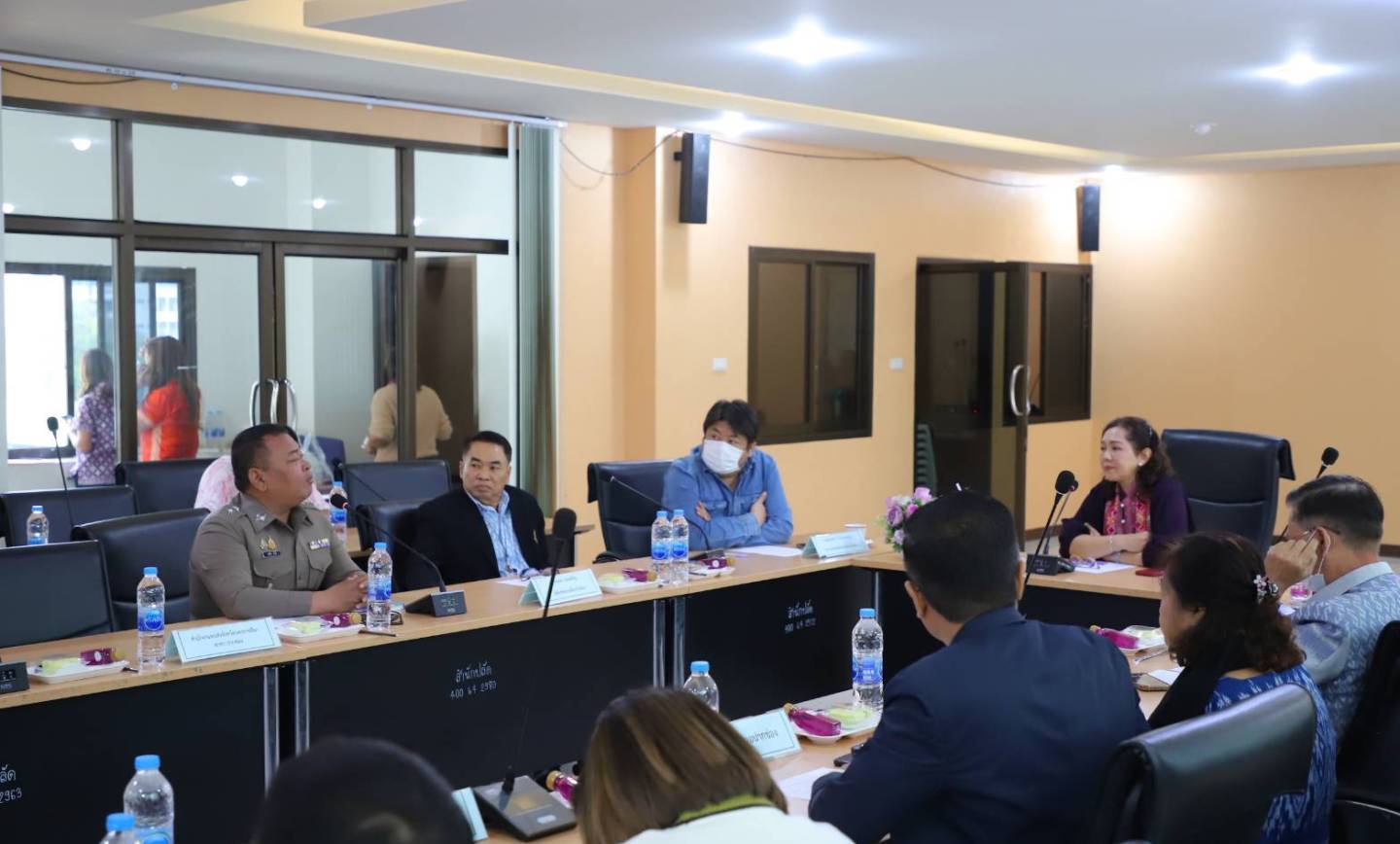 ร่วมประชุมหารือ การวางแนวทางจัดระเบียบการจอดรถโดยสารและรถประจำทาง ในพื้นที่เขตเทศบาลเมืองปากช่อง