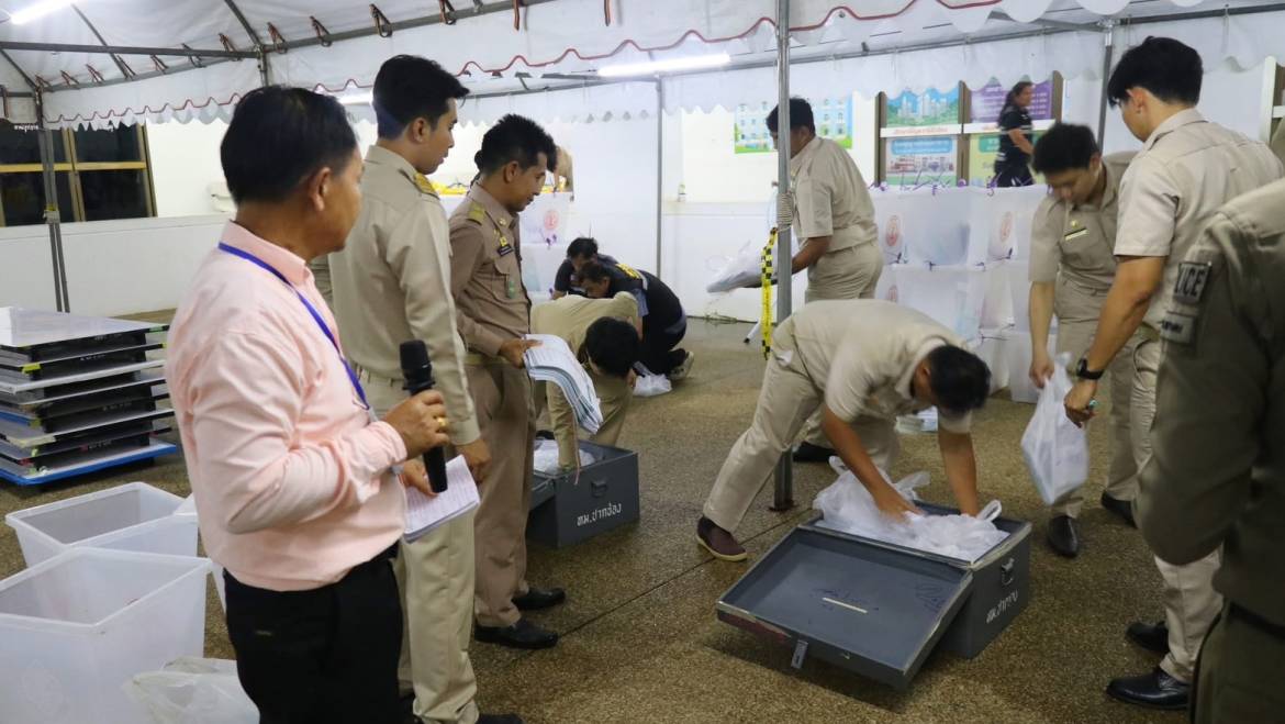 การปฏิบัติงานการรวบรวมหีบบัตรเลือกตั้ง และการรวมคะแนนเลือกตั้ง สมาชิกสภาเทศบาลเมืองปากช่อง