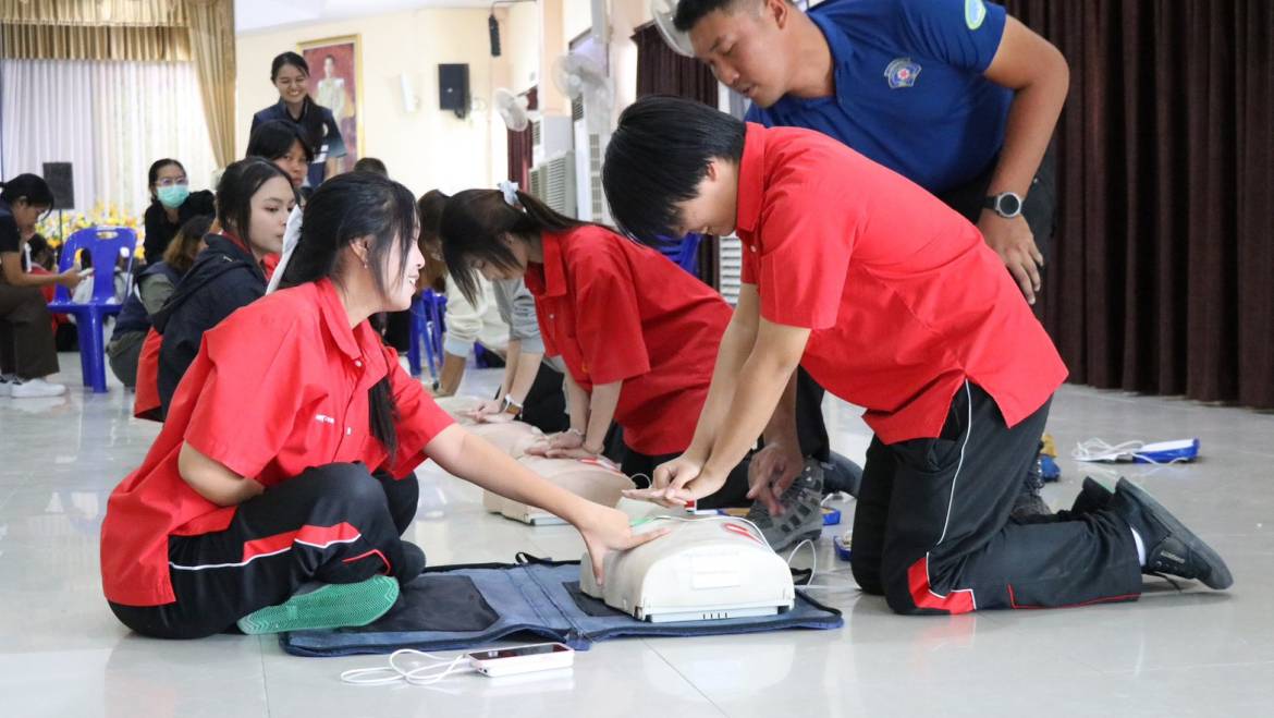 โครงการ 1 ชุมชน 1 AED ฝึกสอนการช่วยฟื้นคืนชีพพื้นฐาน (CPR) และการใช้เครื่อง AED