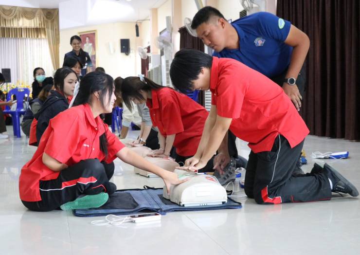 โครงการ 1 ชุมชน 1 AED ฝึกสอนการช่วยฟื้นคืนชีพพื้นฐาน (CPR) และการใช้เครื่อง AED