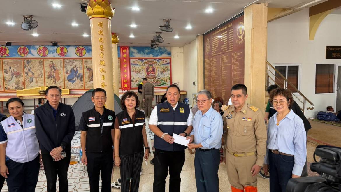 รัฐมนตรีช่วยว่าการกระทรวงมหาดไทย ลงพื้นที่สำรวจความเสียหาย และความเดือดร้อนของประชาชน ที่ได้รับผลกระทบจากเหตุการณ์น้ำป่าหลากล้นตลิ่งลำตะคอง ในพื้นที่เขตเทศบาลเมืองปากช่อง